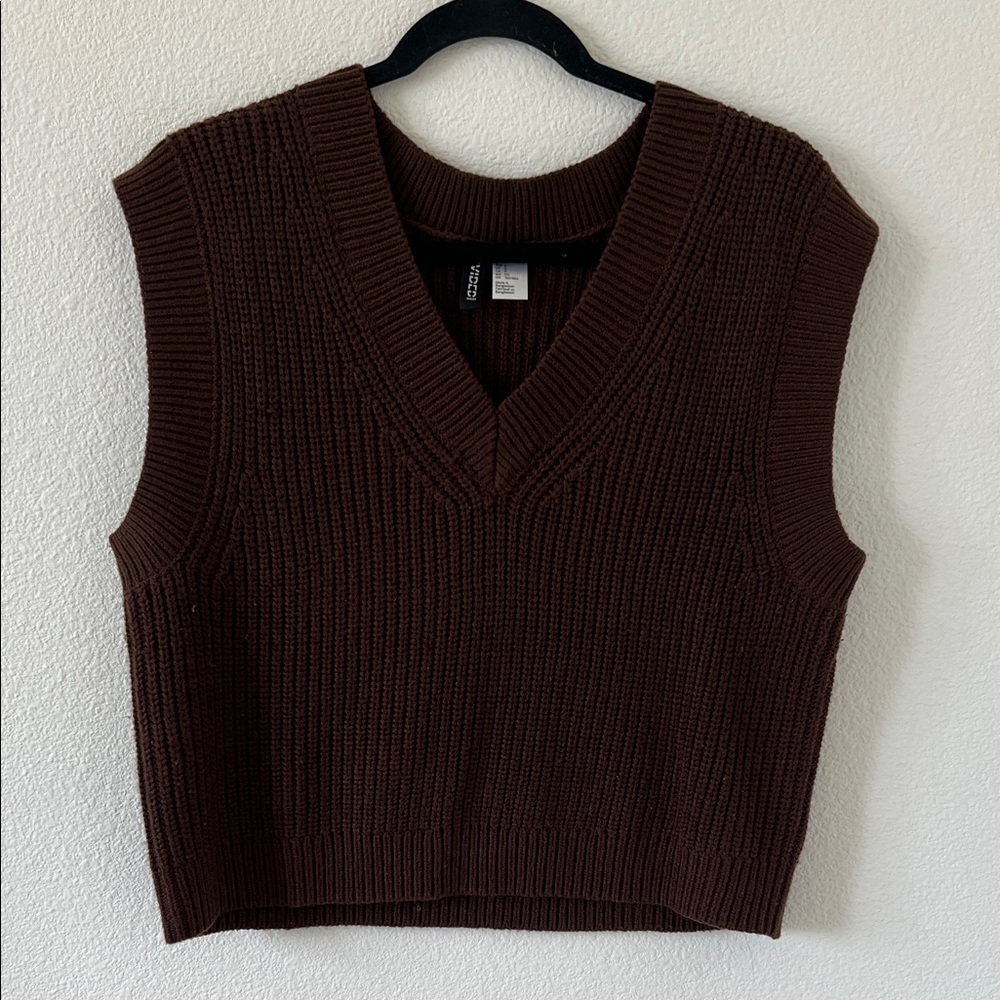H&M Divided Brown Knit Vest